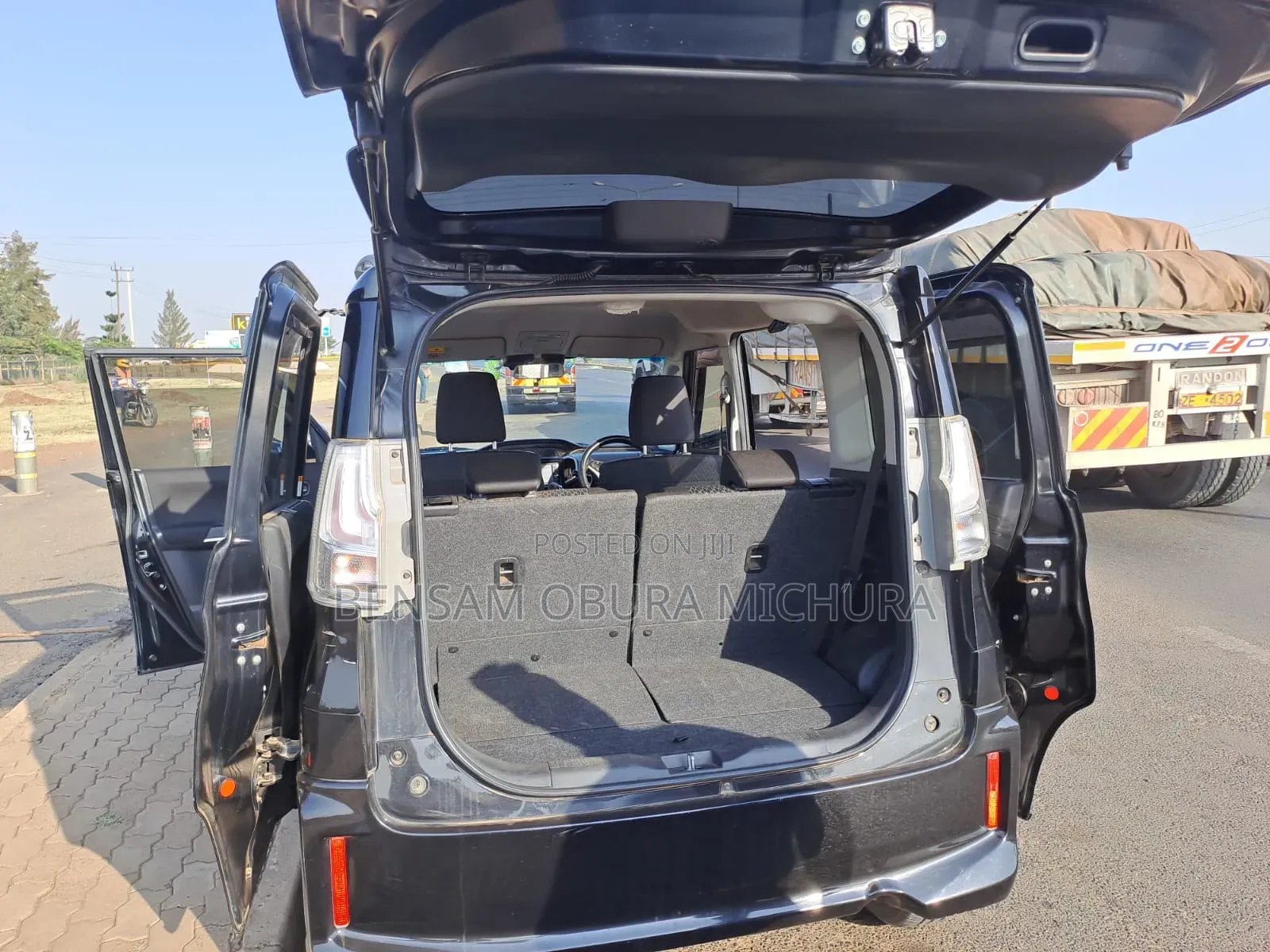 Mitsubishi Delica 2016 Black