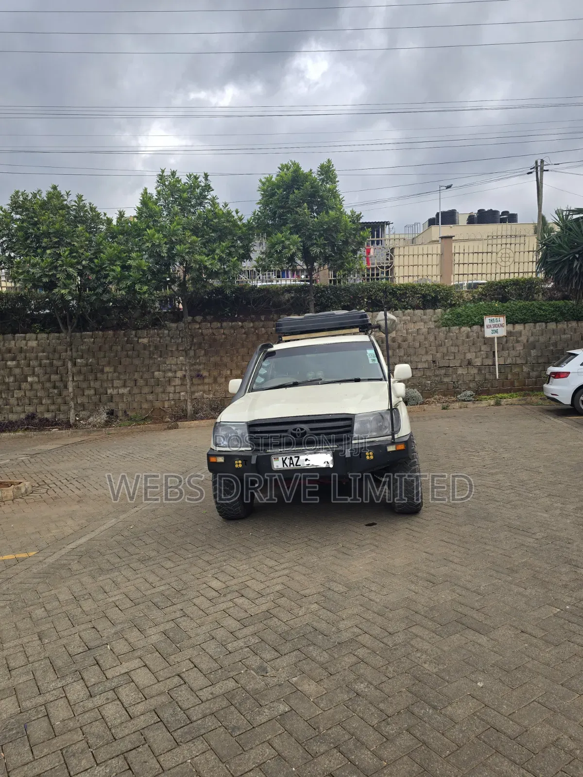 Toyota Land Cruiser 2003 White