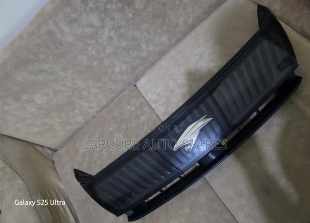 Harrier 2015 Grill With Removable Emblem