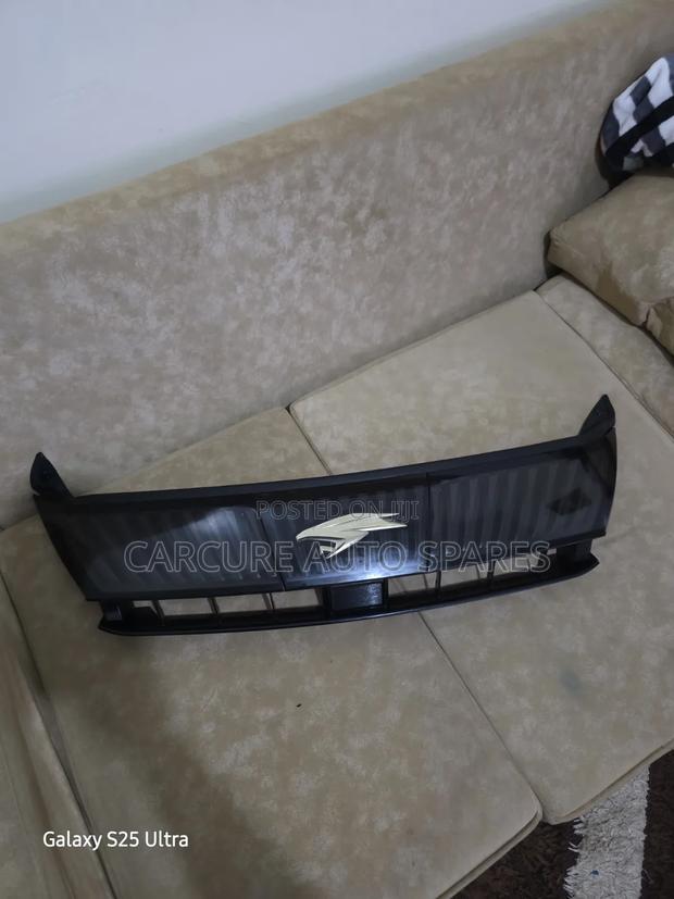 Harrier 2015 Grill With Removable Emblem - thumbnail 2