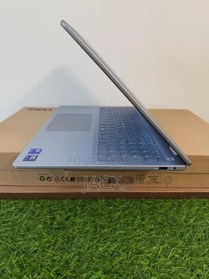 Laptop Dell Inspiron 16 Plus 7640 32GB Intel Core Ultra 9 SSD 2T