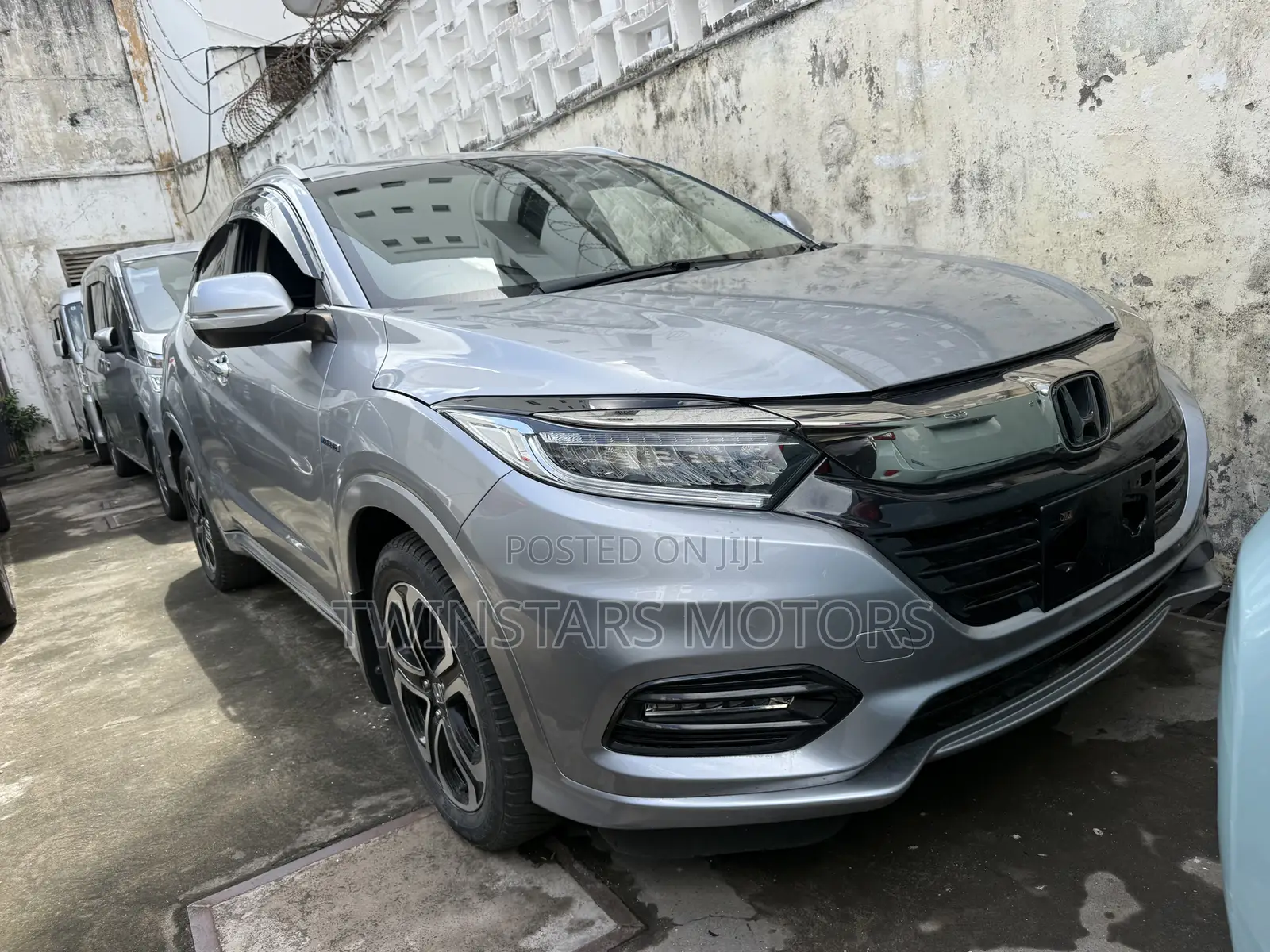 Honda Vezel 1.5 2WD 172 hp 2019 Silver
