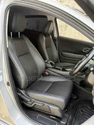 Honda Vezel 1.5 2WD 172 hp 2019 Silver