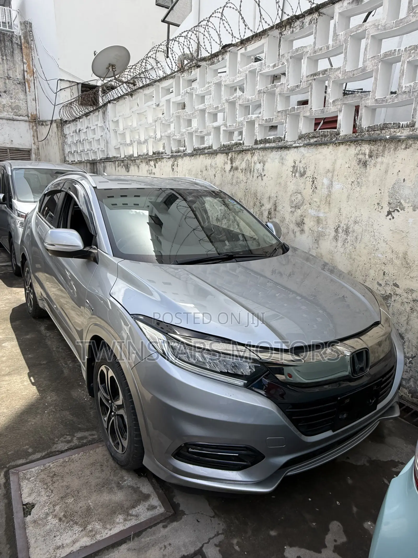 Honda Vezel 1.5 2WD 172 hp 2019 Silver
