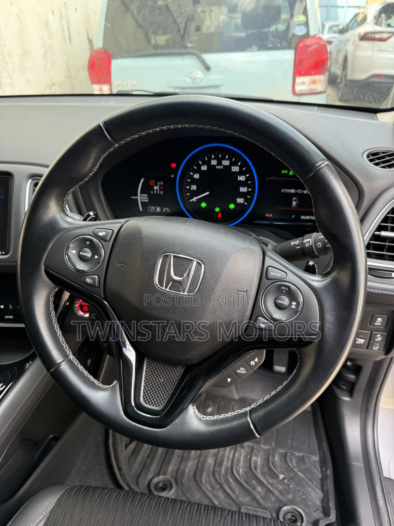 Honda Vezel 1.5 2WD 172 hp 2019 Silver