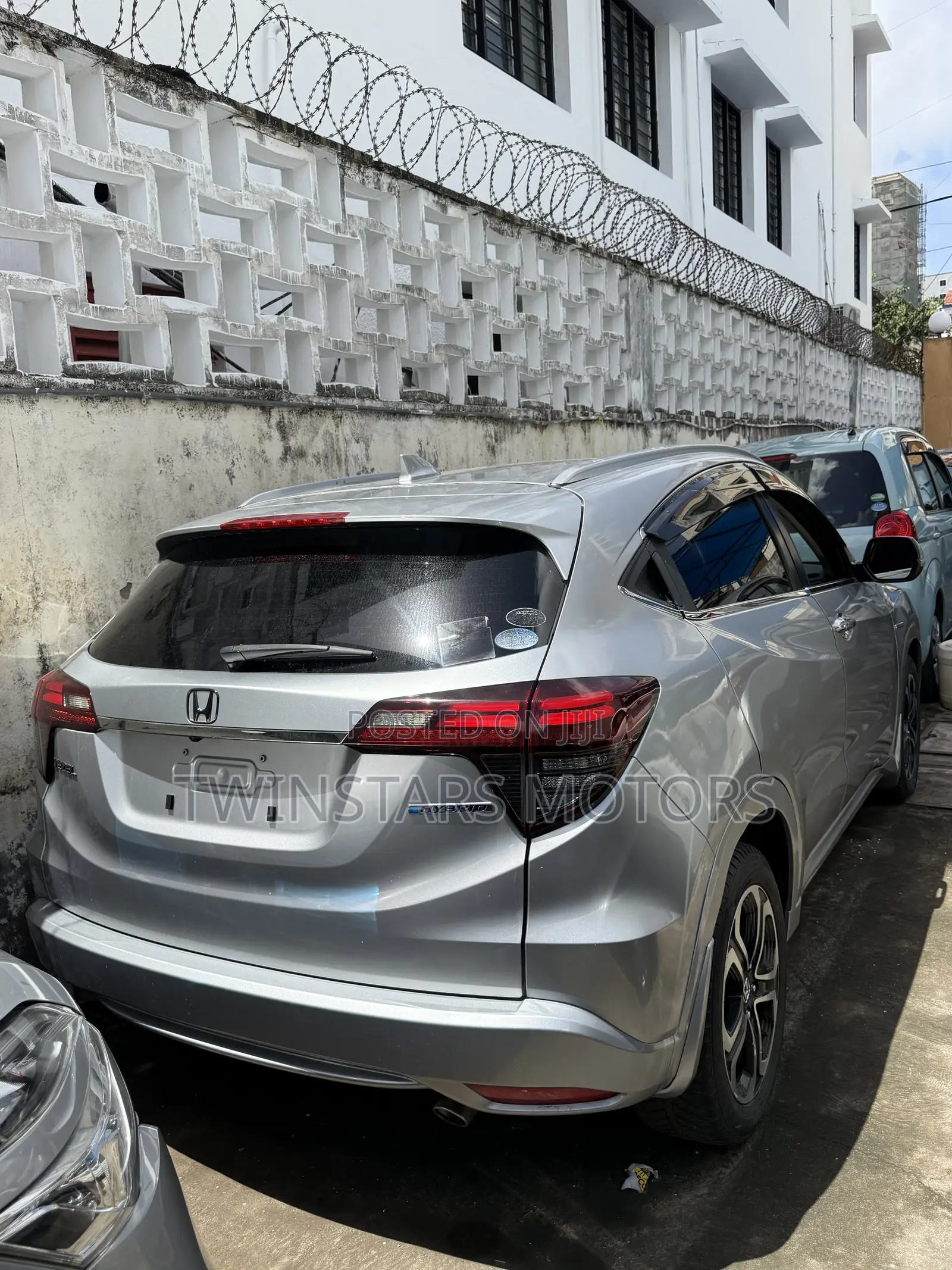 Honda Vezel 1.5 2WD 172 hp 2019 Silver
