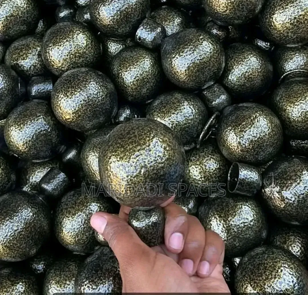 Different Colors for Juakali Trophy End Flowers
