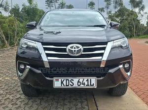 Toyota Fortuner 2018 Burgundy
