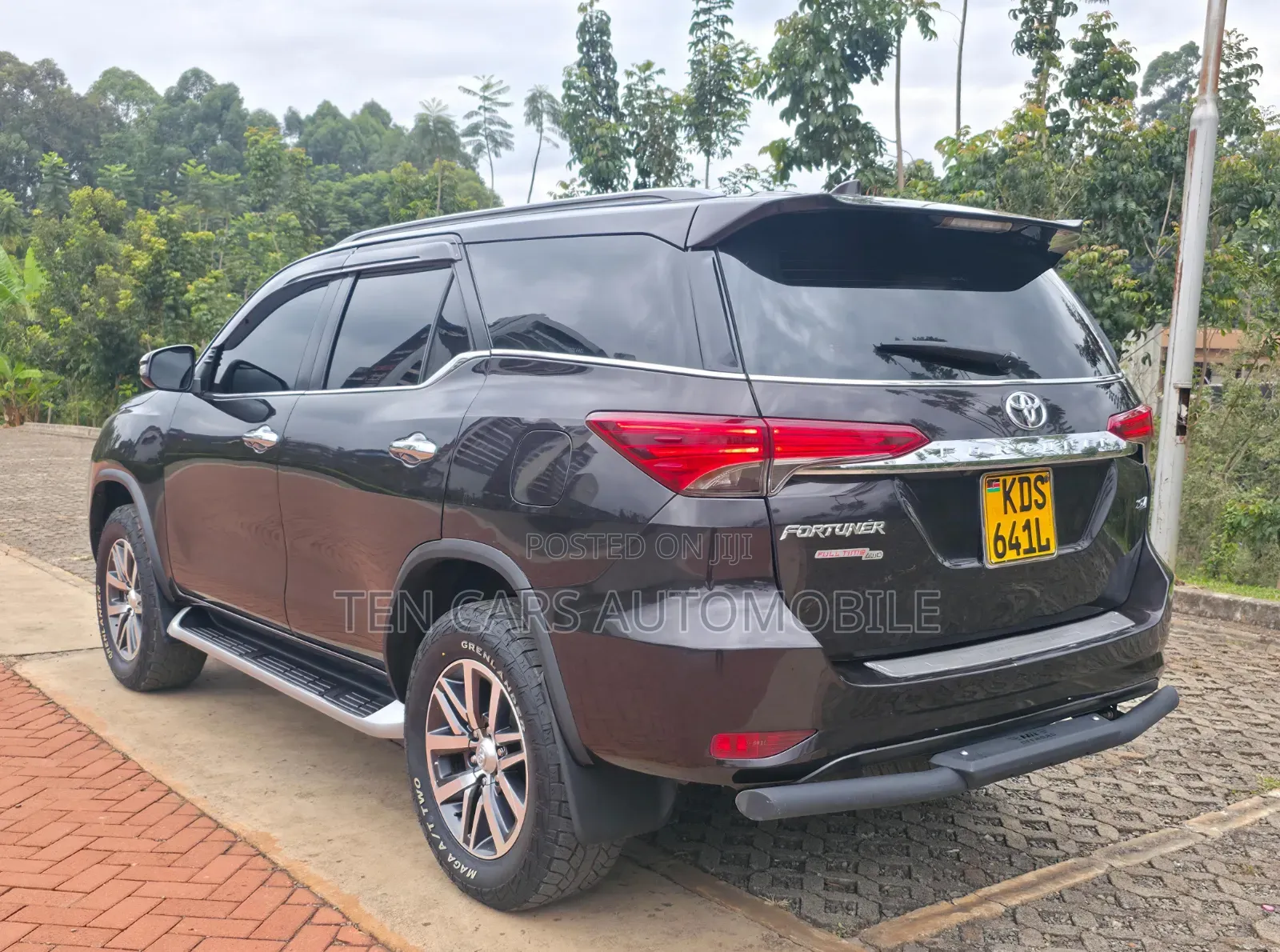 Toyota Fortuner 2018 Burgundy