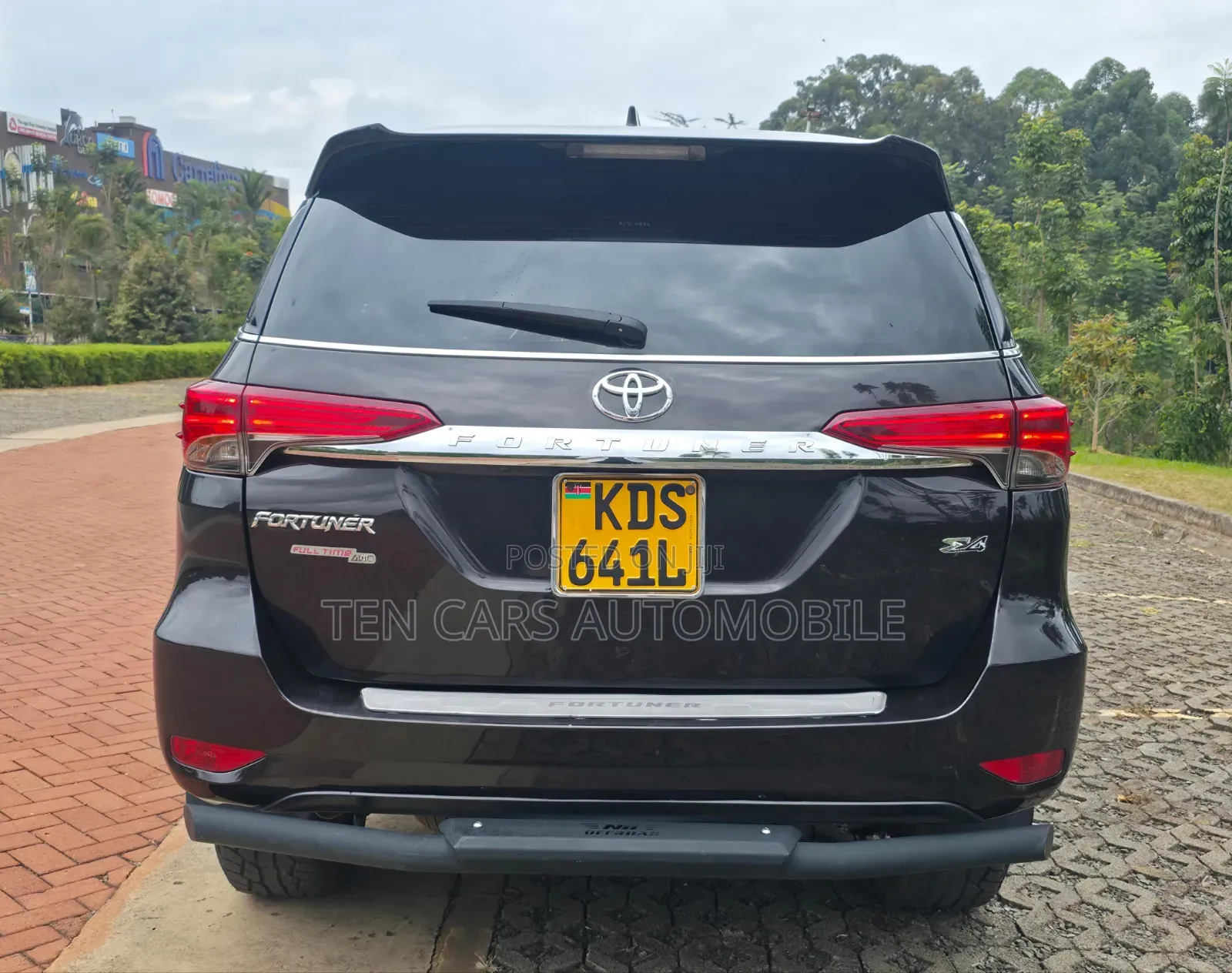 Toyota Fortuner 2018 Burgundy
