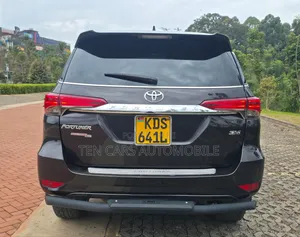 Toyota Fortuner 2018 Burgundy