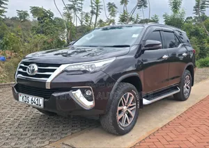 Toyota Fortuner 2018 Burgundy