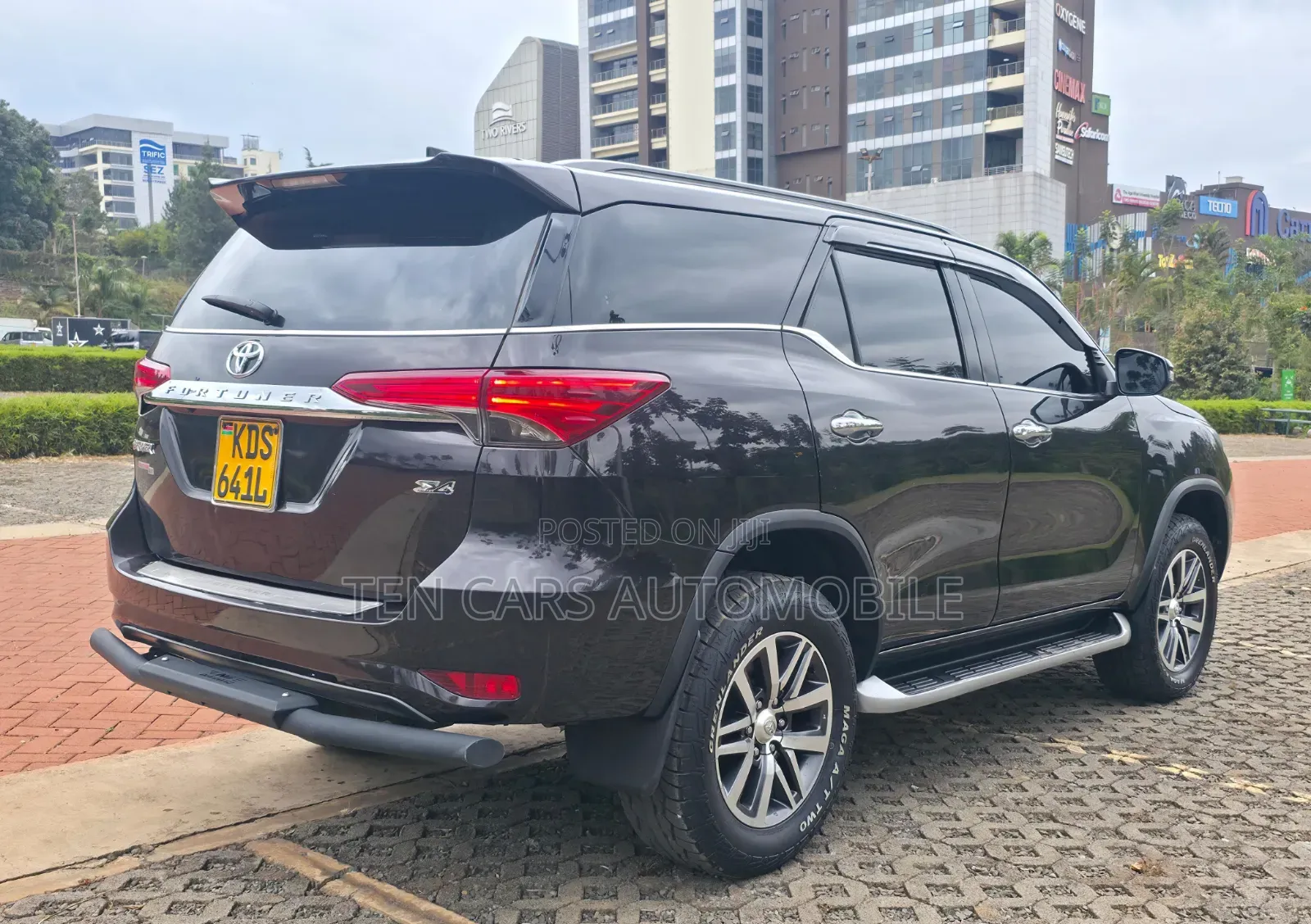Toyota Fortuner 2018 Burgundy