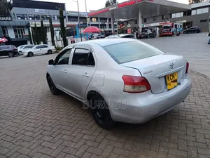 Toyota Belta 2010 Silver