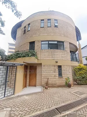 4bdrm Townhouse / Terrace in Lavington, Nairobi Central for rent