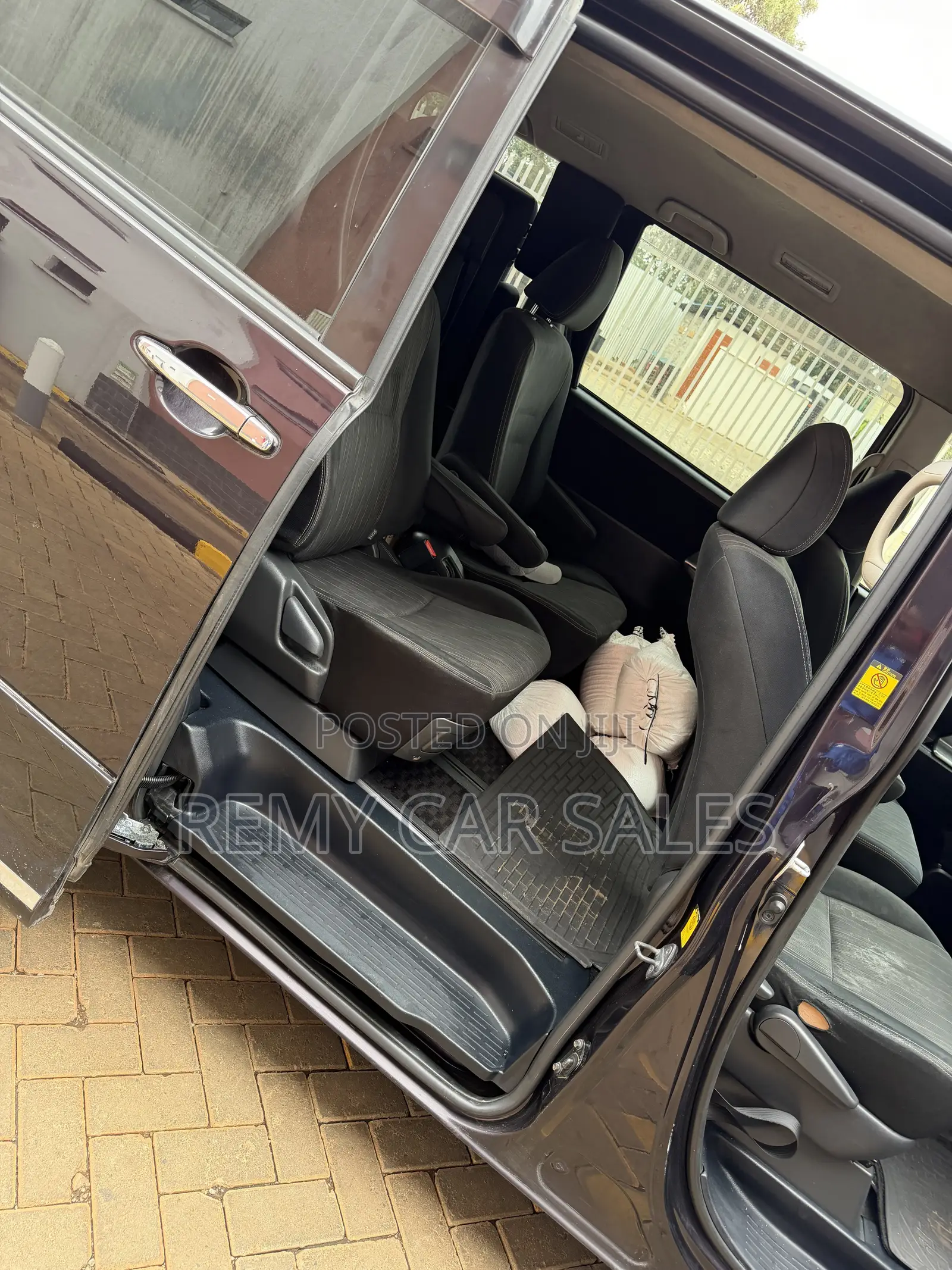 Toyota Voxy 2012 Burgundy