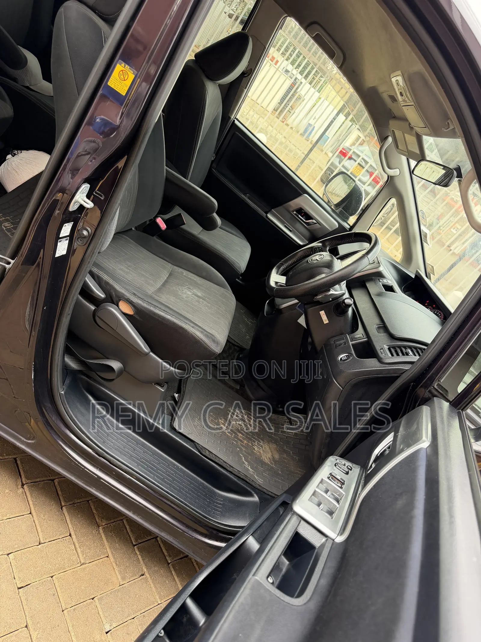 Toyota Voxy 2012 Burgundy
