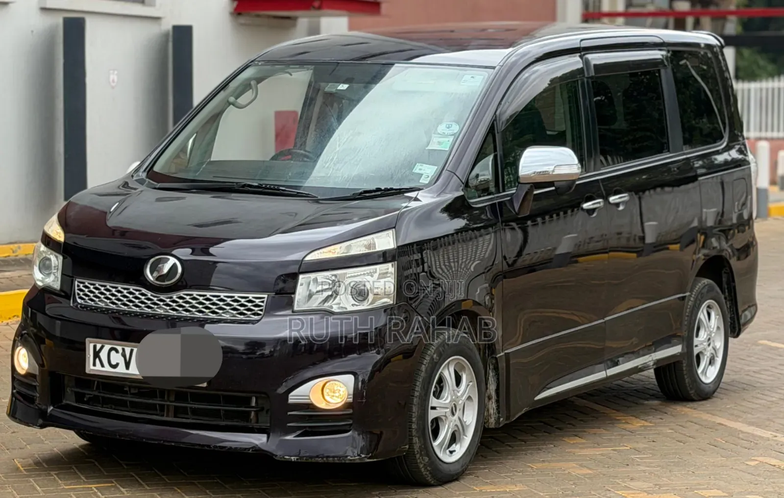 Toyota Voxy 2012 Black