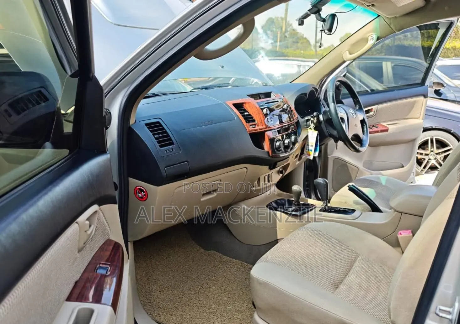Toyota Hilux 2015 Gold