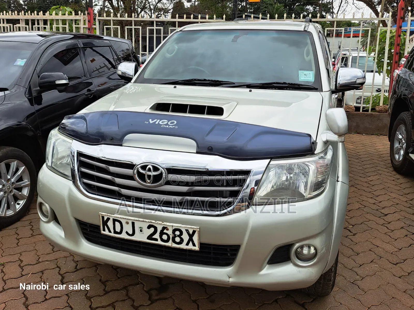 Toyota Hilux 2015 Gold