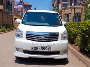 Toyota Noah 2012 White