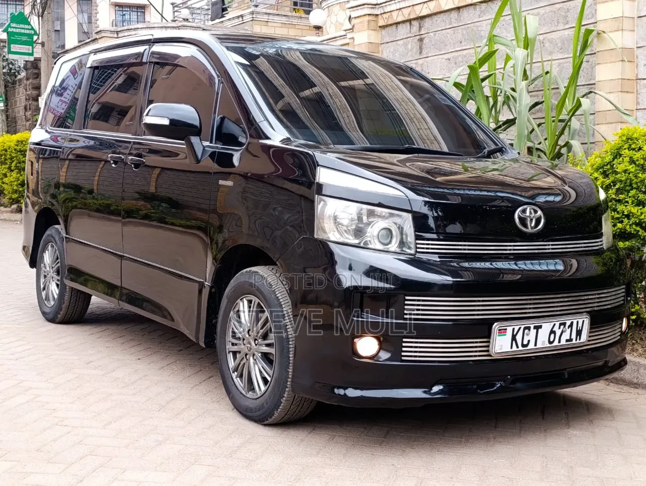 Toyota Voxy 2012 Matt Black