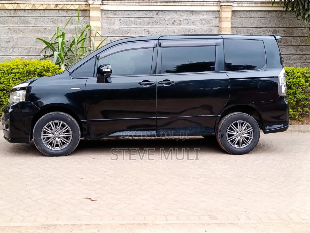 Toyota Voxy 2012 Matt Black