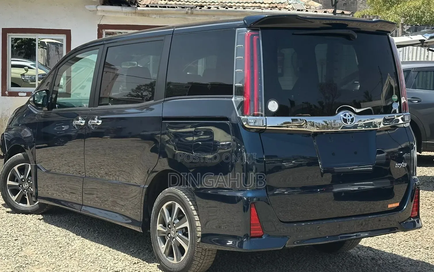 Toyota Noah 2.0 FWD (8 Seater) 2020 Black