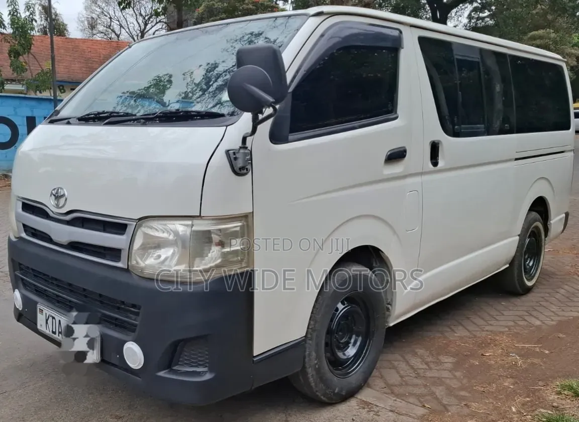 Toyota HiAce 2013 White