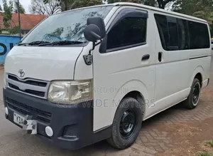 Toyota HiAce 2013 White