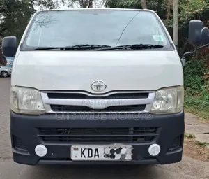 Toyota HiAce 2013 White