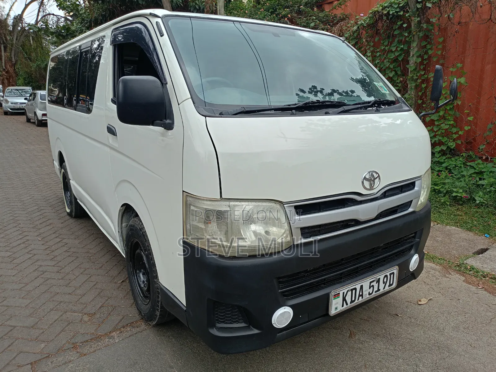 Toyota HiAce 2013 White