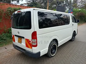 Toyota HiAce 2013 White