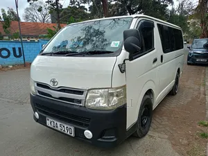 Toyota HiAce 2013 White