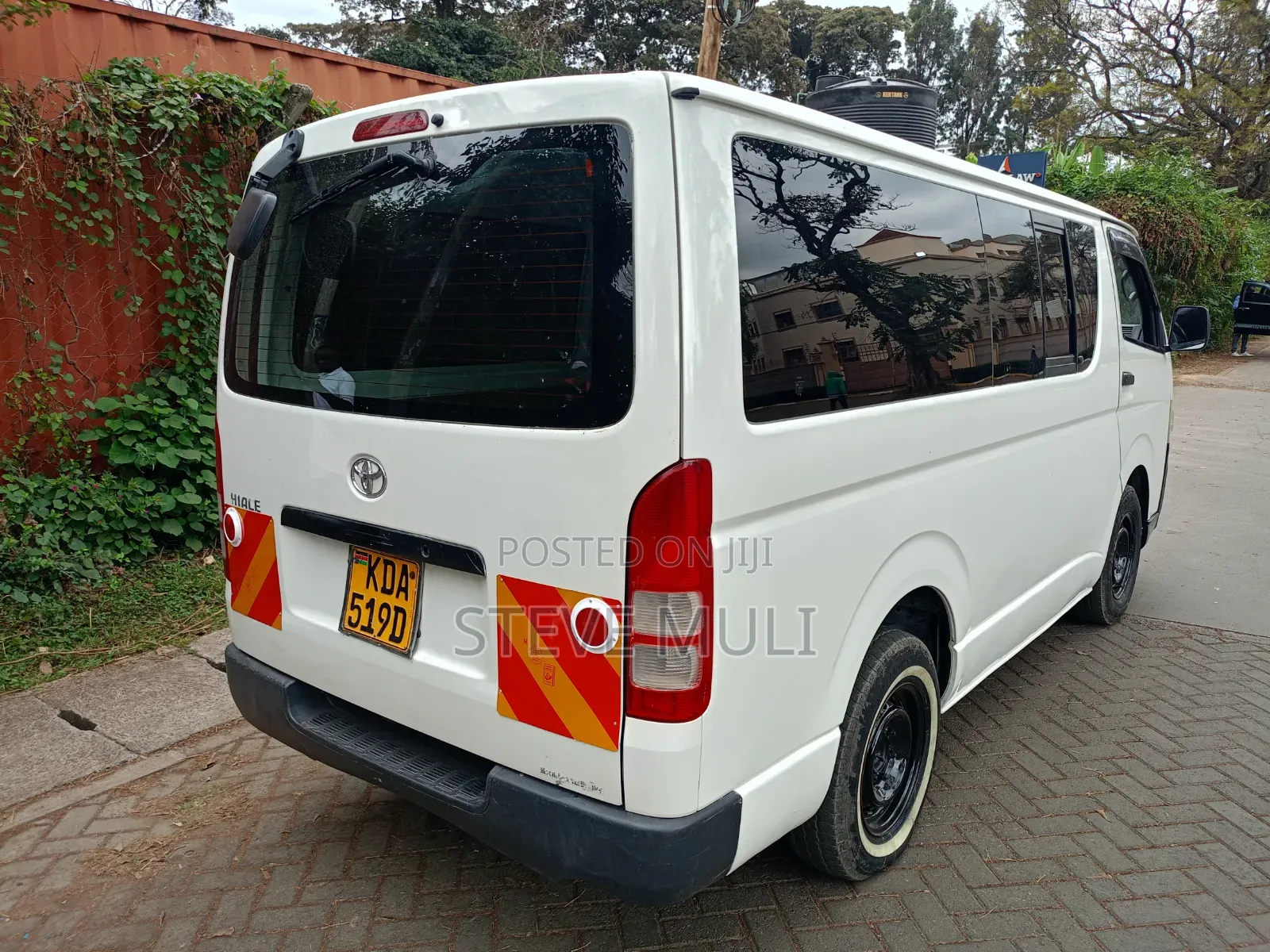 Toyota HiAce 2013 White