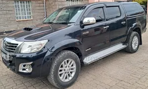 Toyota Hilux 2012 Black