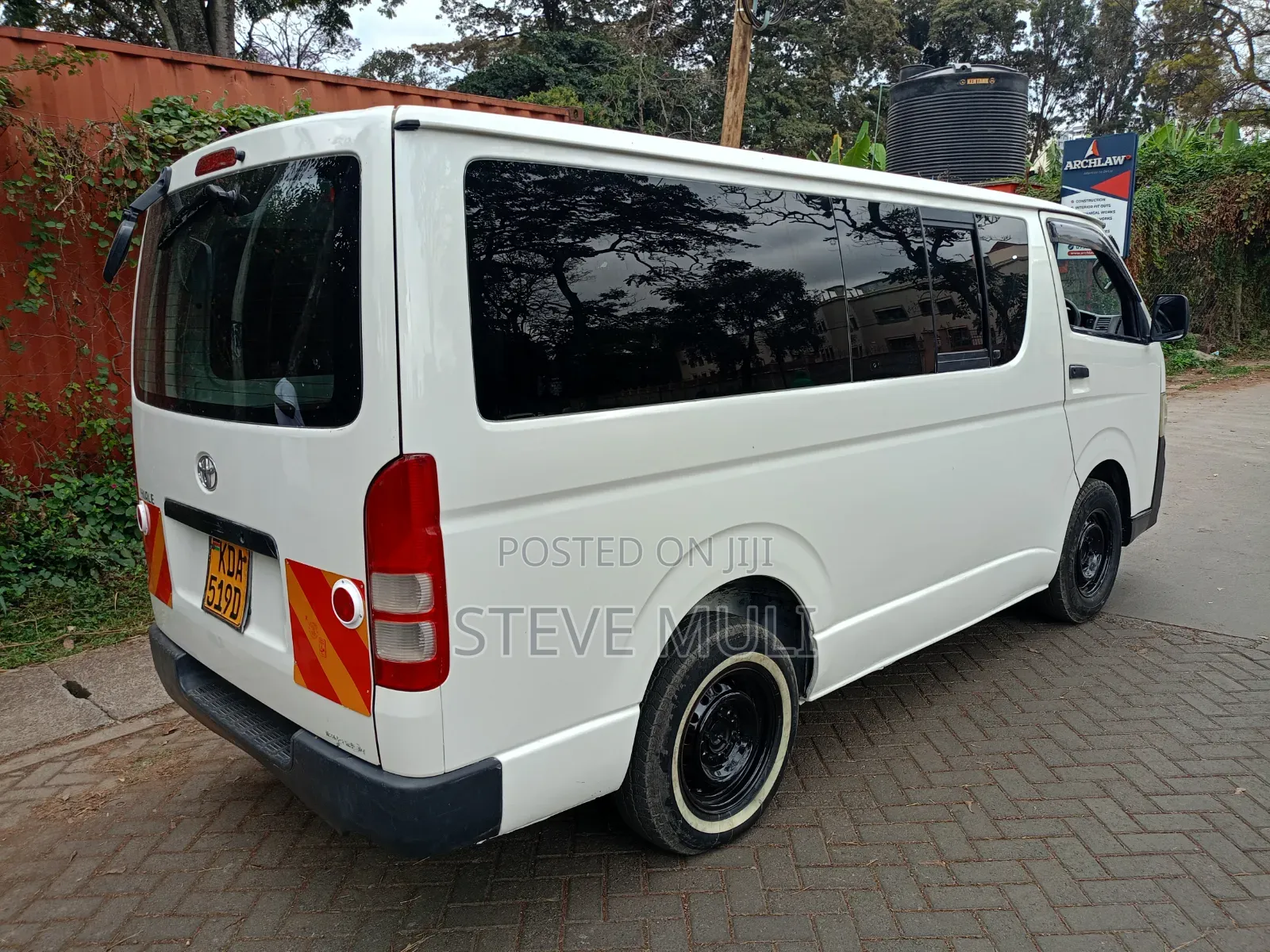 Toyota HiAce 2013 White