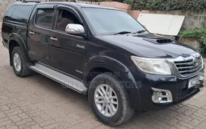 Toyota Hilux 2012 Black