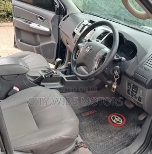 Toyota Hilux 2012 Black