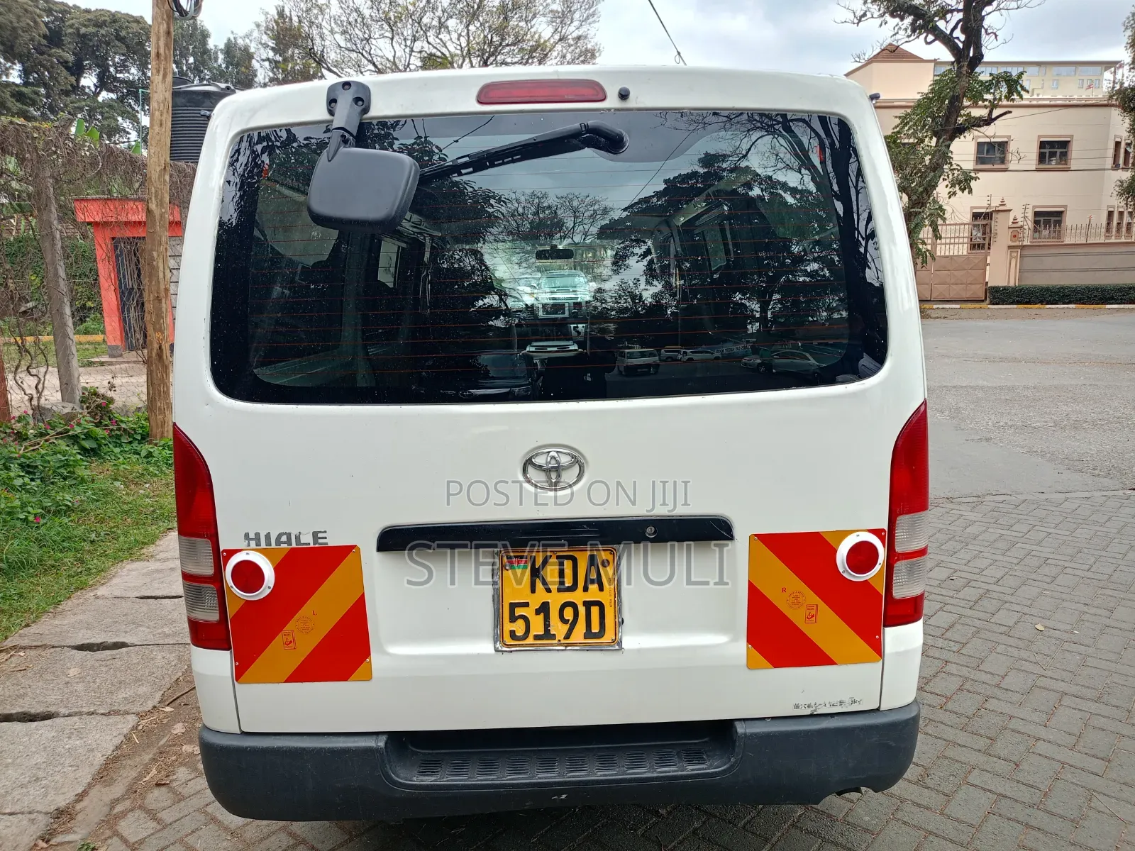 Toyota HiAce 2013 White