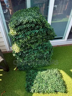 Beautiful Greenery for Beautiful Homes Boxwood Hedge Panels