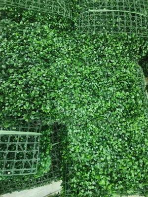 Give Your Décor a Natural Twist With Artificial Hedge Panels