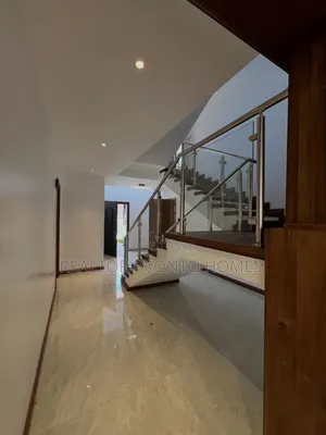 5bdrm Townhouse / Terrace in Lavington, Muthangari for rent