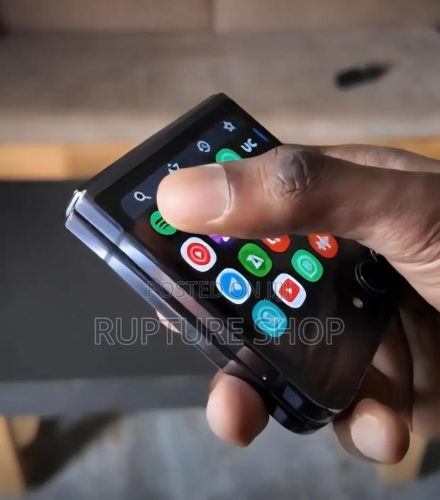 Samsung Galaxy Z Flip5 256 GB Graphite - thumbnail 4
