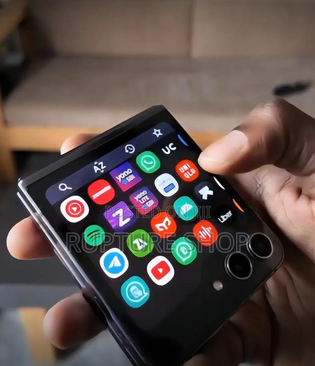 Samsung Galaxy Z Flip5 256 GB Graphite - thumbnail 6