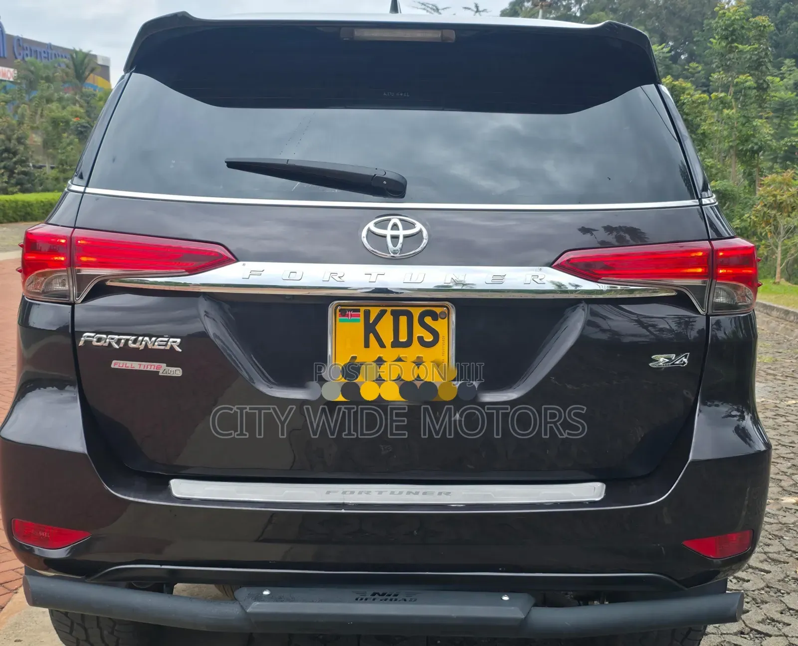 Toyota Fortuner 2018 Maroon