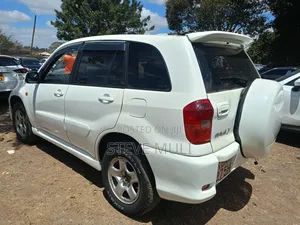 Toyota RAV4 Automatic 2003 White