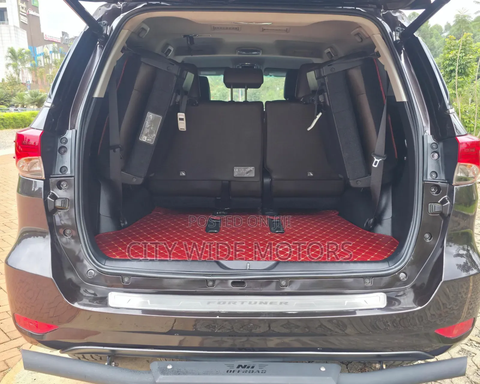 Toyota Fortuner 2018 Maroon