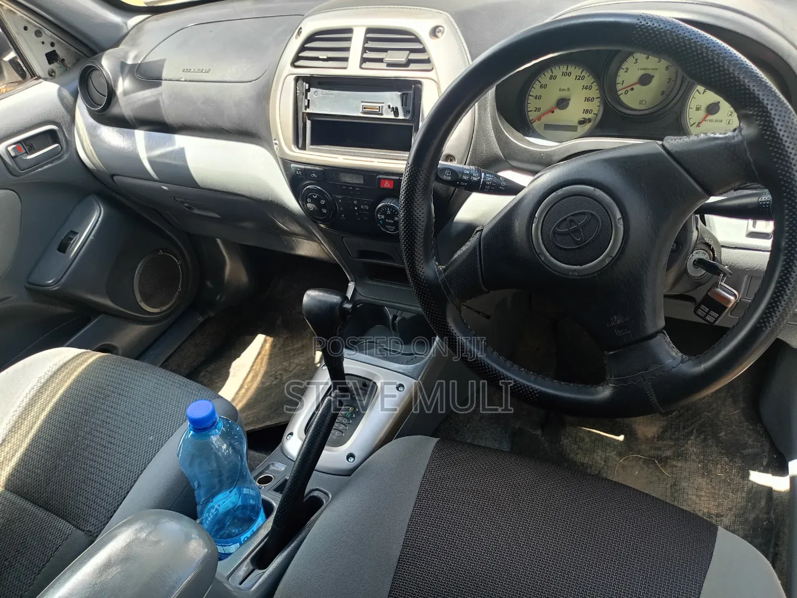 Toyota RAV4 Automatic 2003 White