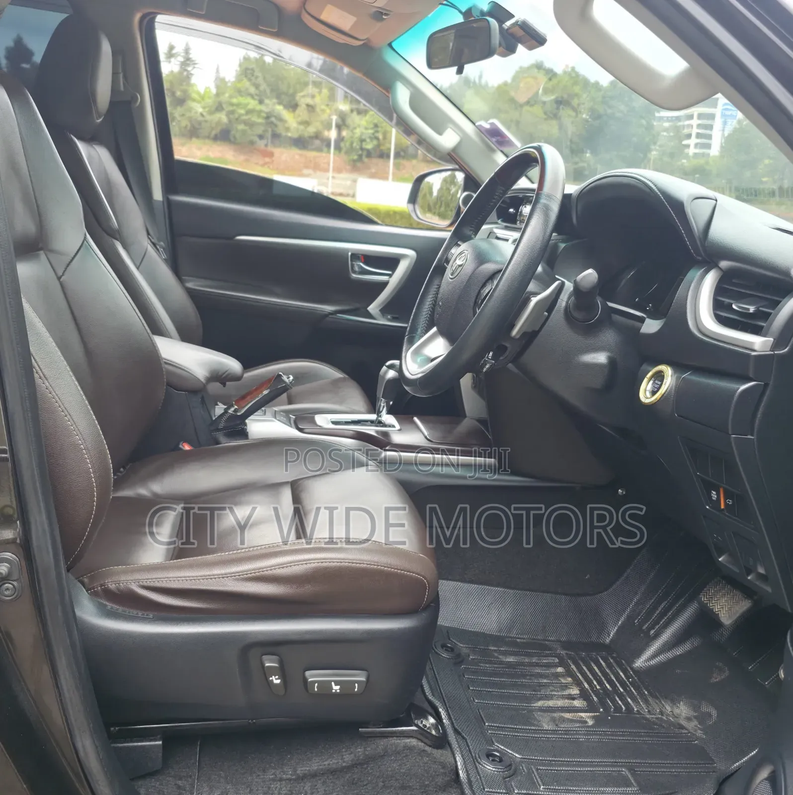 Toyota Fortuner 2018 Maroon